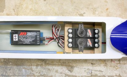 Power Up servos in Topmodel fuselage_0923.JPG