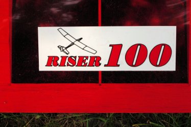 RISER-100 wing on TopModel fuse_8874.JPG