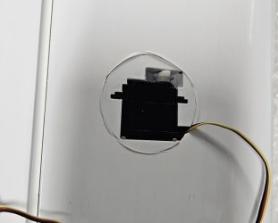 discus_servo_mount.jpg